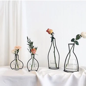 Metal Çiçek Vazo Estetik Ev Dekor Standı Vintage İskandinav Oturma Odası Dekorasyon Demir Hattı Minimalist Masa Bitki Tutucu Vazolar